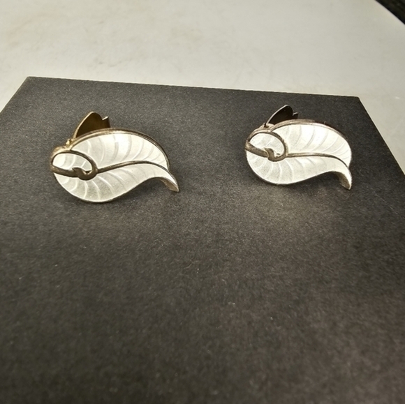 Vintage MCM enamel and Sterling clip on earrings by Hans Myrhe - Picture 3 of 6